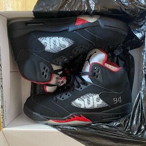 Supreme x Air Jordan Retro 5